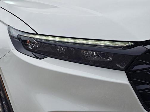 Platinum White Pearl 2026 Honda CR-V Hybrid TrailSport AWD