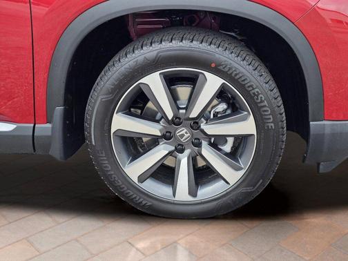 2025 Honda Pilot Touring 8-Passenger