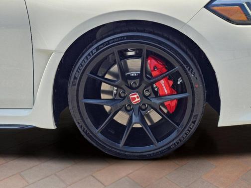 Championship White 2026 Honda Civic Type R TYPE R