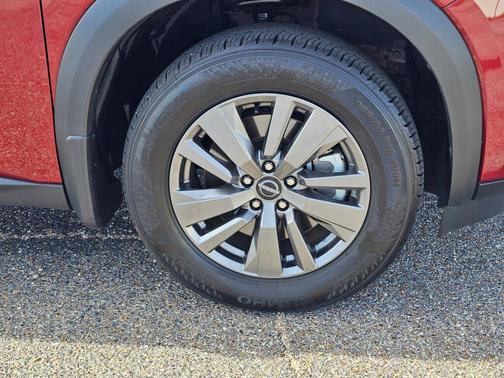 2024 Nissan Pathfinder SV FWD