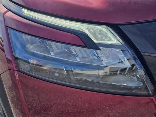 2024 Nissan Pathfinder SV FWD