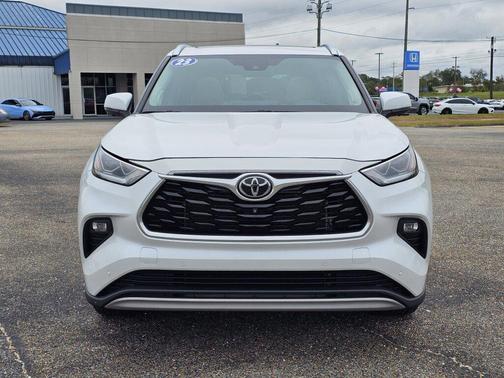 2023 Toyota Highlander Platinum