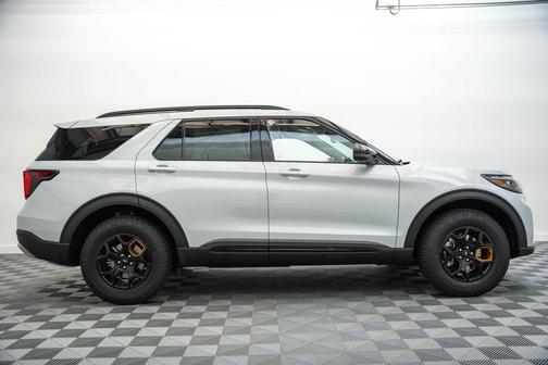 Space White Metallic 2026 Ford Explorer Tremor