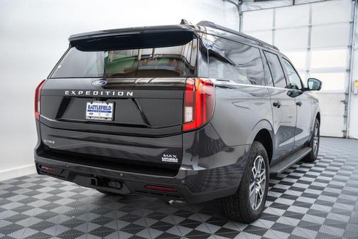 Dark Matter Gray Metallic 2026 Ford Expedition Max Active 4x4