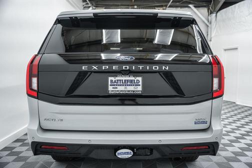Silver Metallic 2025 Ford Expedition Max Active 4x4