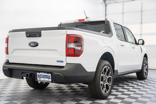 Oxford White 2026 Ford Maverick Lariat