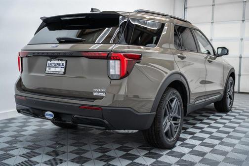 Marsh Gray 2026 Ford Explorer ST-Line