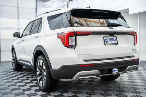 Star White Metallic Tri-Coat 2026 Ford Explorer Platinum