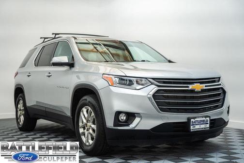 Silver Ice Metallic 2020 Chevrolet Traverse LT Cloth