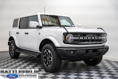 Oxford White 2026 Ford Bronco Outer Banks