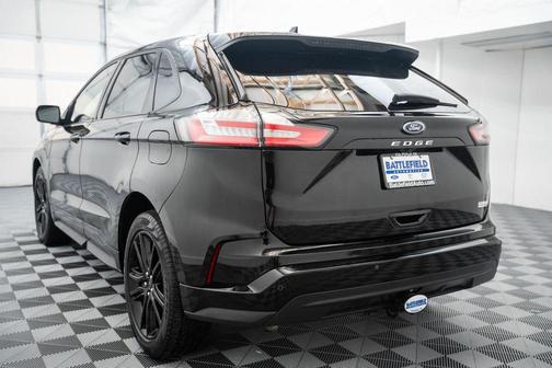 Agate Black Metallic 2024 Ford Edge ST Line