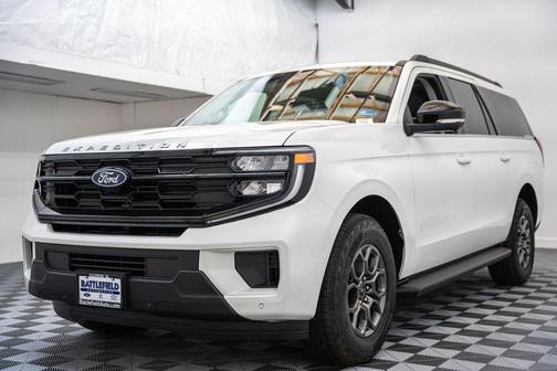 Star White Metallic Tri-Coat 2026 Ford Expedition Max Active 4x4