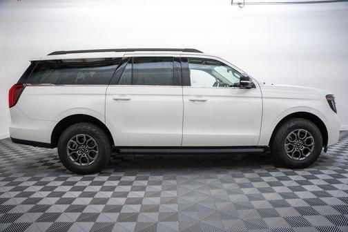 Star White Metallic Tri-Coat 2026 Ford Expedition Max Active 4x4