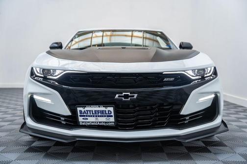 Summit White 2019 Chevrolet Camaro 1SS