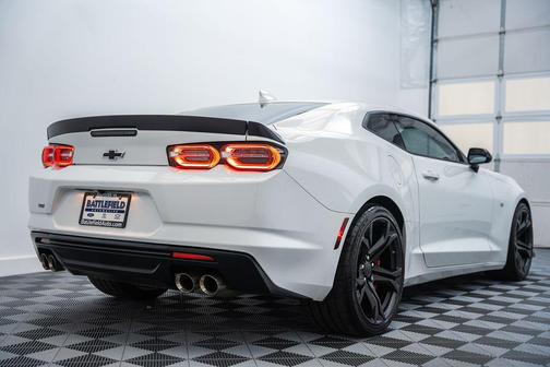 Summit White 2019 Chevrolet Camaro 1SS