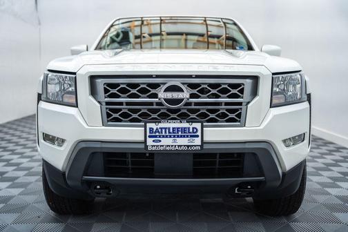 Glacier White 2022 Nissan Frontier SV