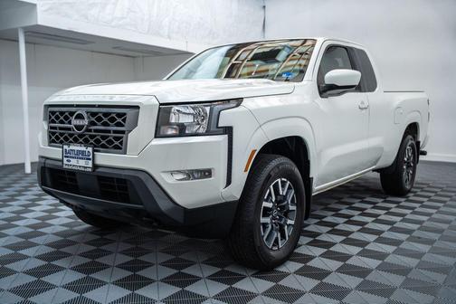 Glacier White 2022 Nissan Frontier SV
