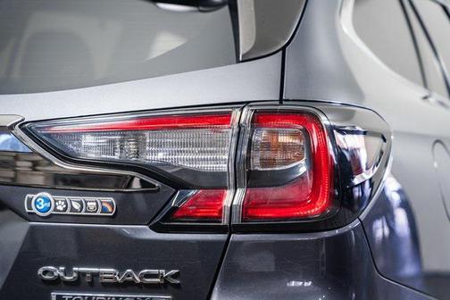2022 Subaru Outback Touring XT