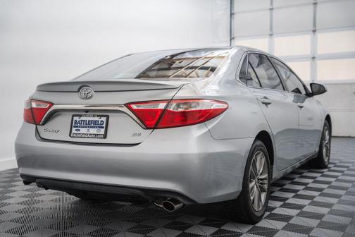 Celestial Silver Metallic 2017 Toyota Camry SE