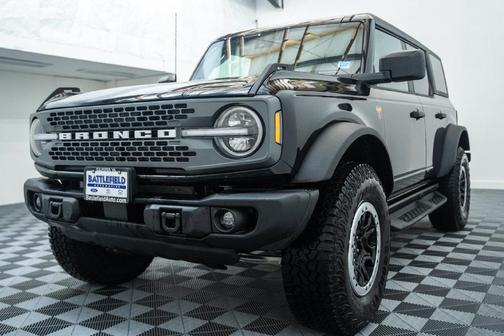 Shadow Black 2026 Ford Bronco Badlands