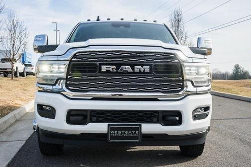 2023 RAM 3500 Limited Crew Cab 4x4 8' Box