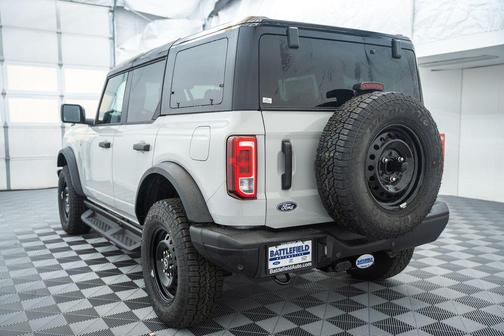 Avalanche Gray 2026 Ford Bronco Big Bend