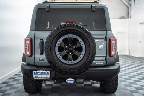 Carbonized Gray Metallic 2022 Ford Bronco Badlands