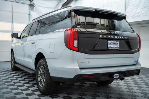 Space Silver Metallic 2026 Ford Expedition Max Active 4x4