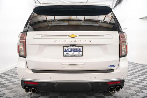 Iridescent Pearl Tricoat 2024 Chevrolet Suburban 4WD High Country