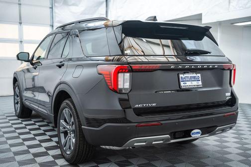 Agate Black Metallic 2026 Ford Explorer Active