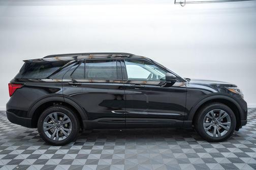 Agate Black Metallic 2026 Ford Explorer Active