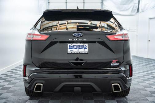 Black Metallic 2023 Ford Edge ST