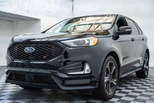 Black Metallic 2023 Ford Edge ST