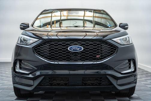 Black Metallic 2023 Ford Edge ST