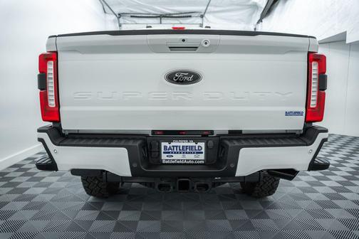 Star White Metallic Tri-Coat 2024 Ford F-250 Lariat