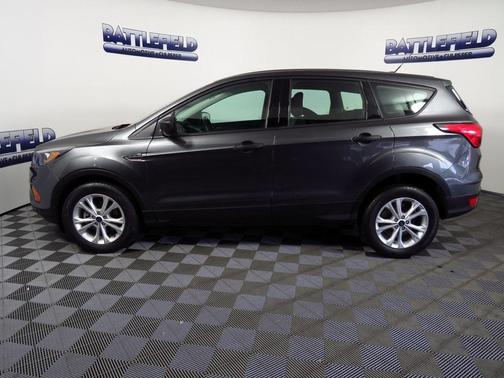 Photo 4 of 30 of 2019 Ford Escape S