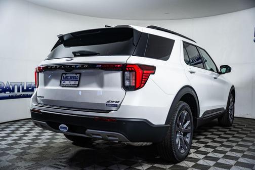 2026 Ford Explorer Active w/200A Pkg