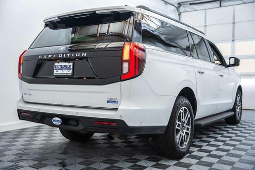 Oxford White 2025 Ford Expedition Max Active 4x4