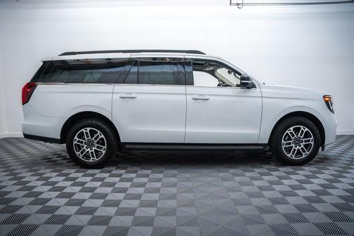 Oxford White 2025 Ford Expedition Max Active 4x4