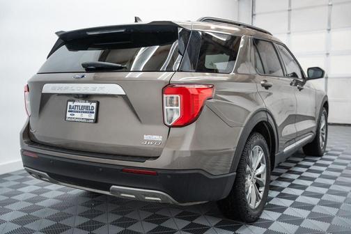 Stone Gray Metallic 2021 Ford Explorer XLT