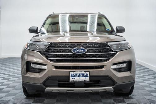 Stone Gray Metallic 2021 Ford Explorer XLT