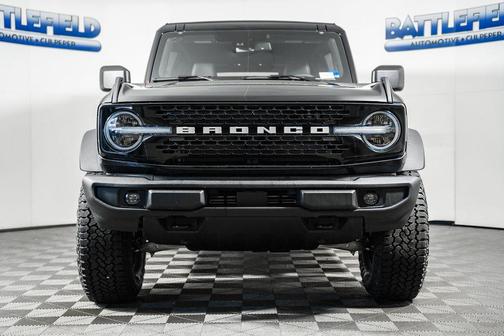 Shadow Black 2026 Ford Bronco Outer Banks