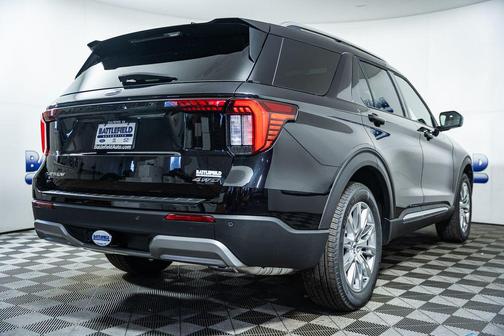 Agate Black Metallic 2026 Ford Explorer Platinum