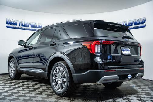 Agate Black Metallic 2026 Ford Explorer Platinum