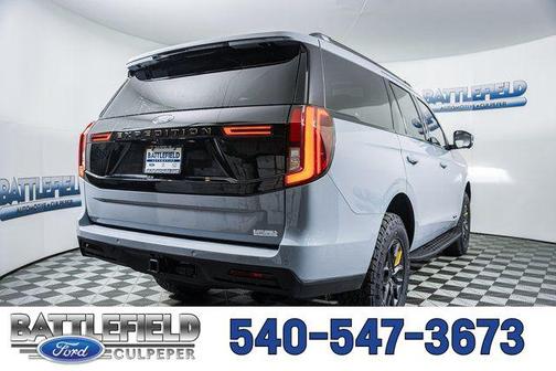 Glacier Gray Metallic Tri-Coat 2026 Ford Expedition Tremor