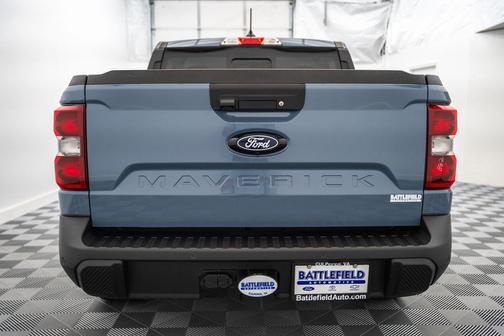 Azure Gray Metallic Tri-Coat 2026 Ford Maverick Lariat