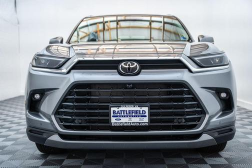 Gray 2026 Toyota Grand Highlander Platinum