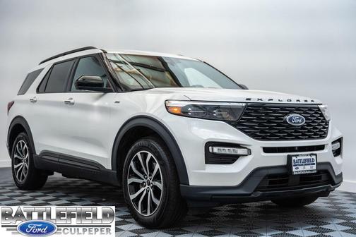 Star White Metallic Tri-Coat 2022 Ford Explorer ST-Line