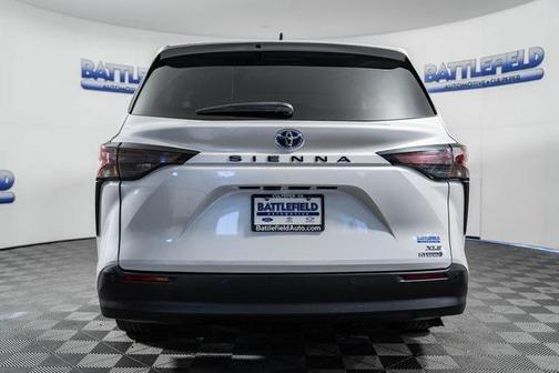 2023 Toyota Sienna XLE
