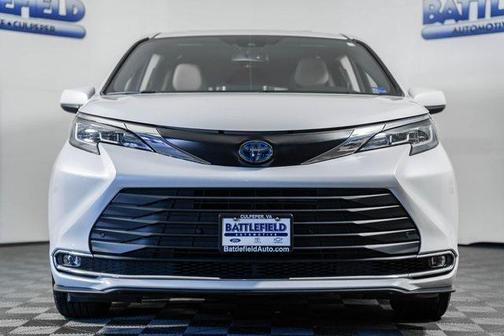 2023 Toyota Sienna XLE